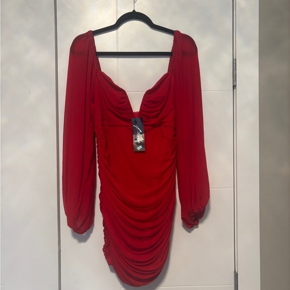 Luxxel Scarlet Long Sleeve Dress - Picture 2 of 7